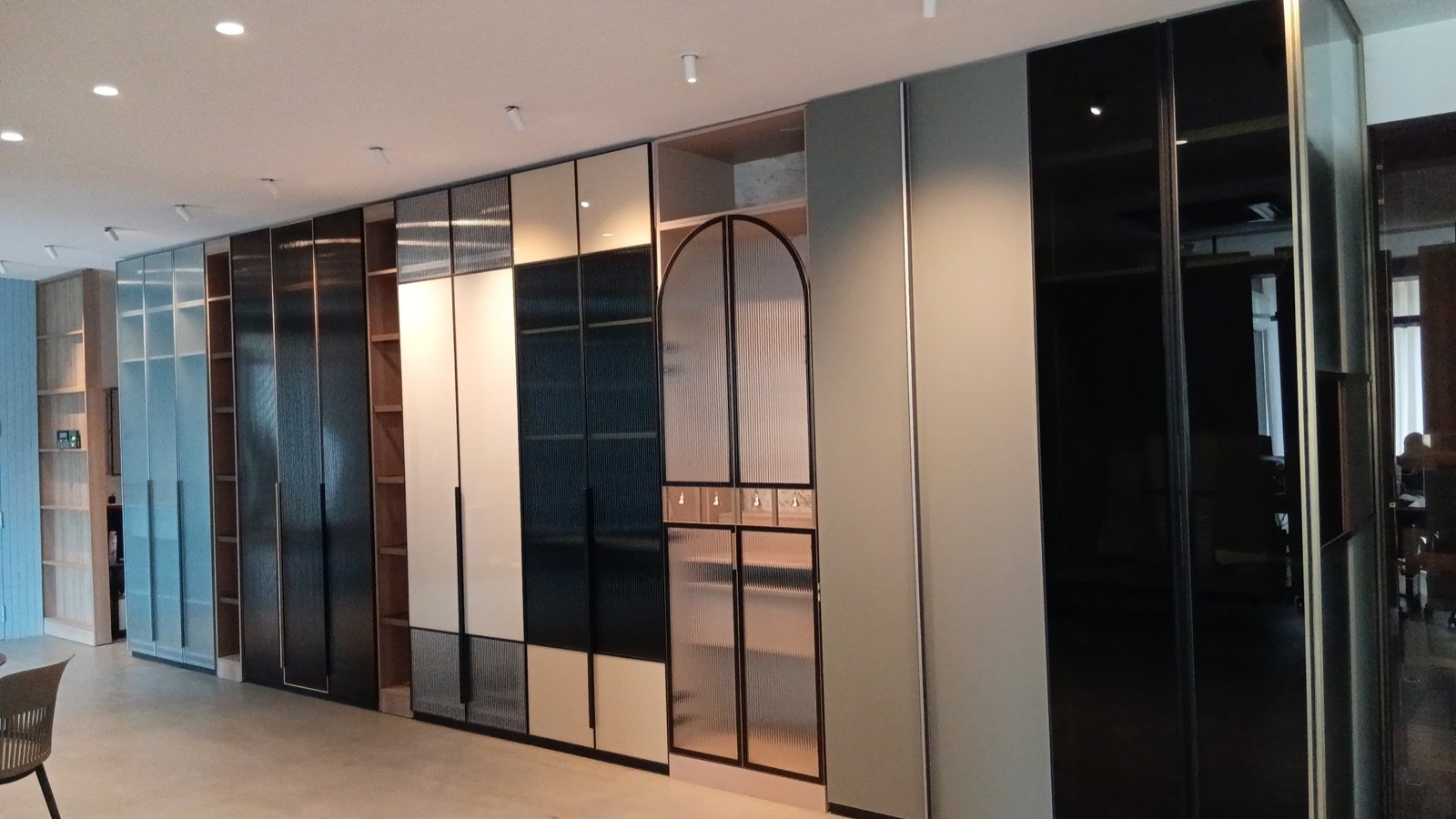 showroom 2